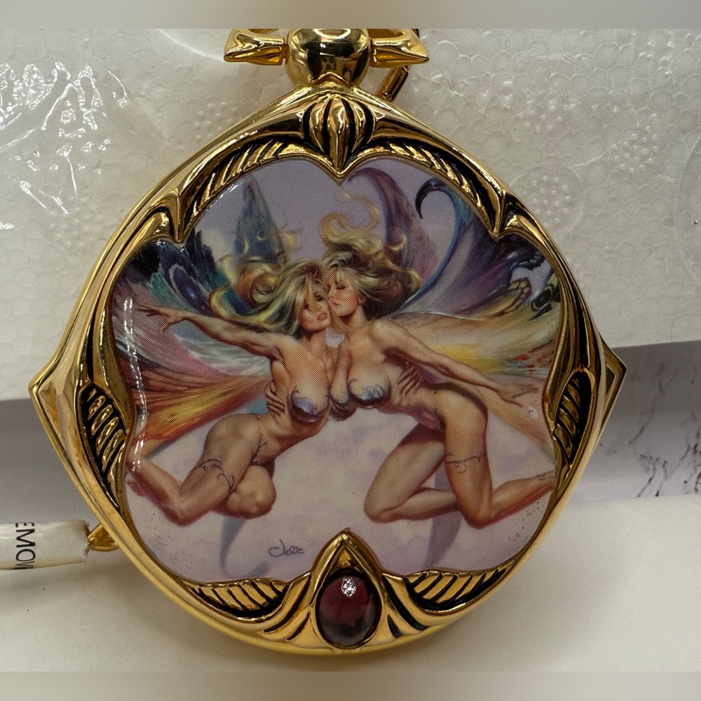 Franklin Mint The FEBFRUARY Calendar Girl Pocket Watch Julie Bell Design UNUSED - Picture 2 of 8